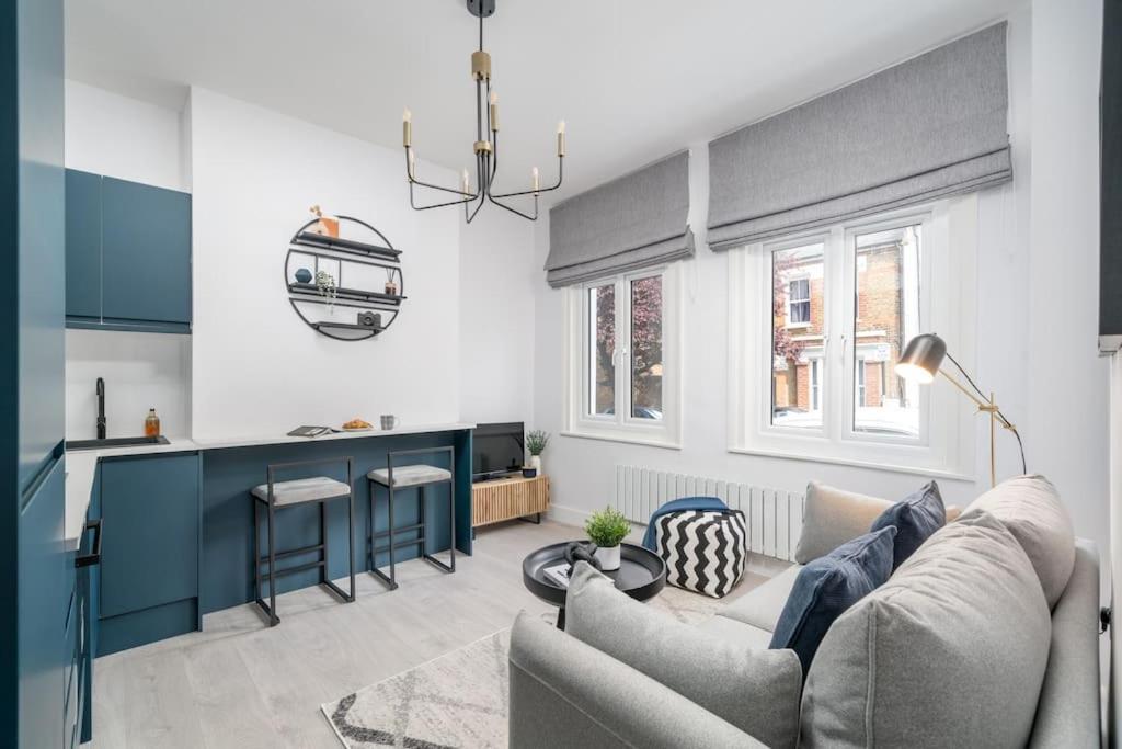 Appartamento 3 Bed New House ! Perfect Location- 5 Minutes From Tube Station *