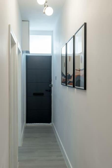 3 Bed New House ! Perfect Location- 5 Minutes From Tube Station Appartamento *
