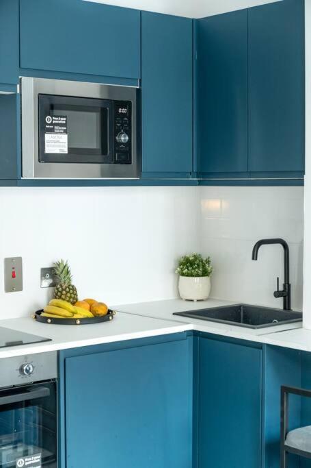 3 Bed New House ! Perfect Location- 5 Minutes From Tube Station Londra